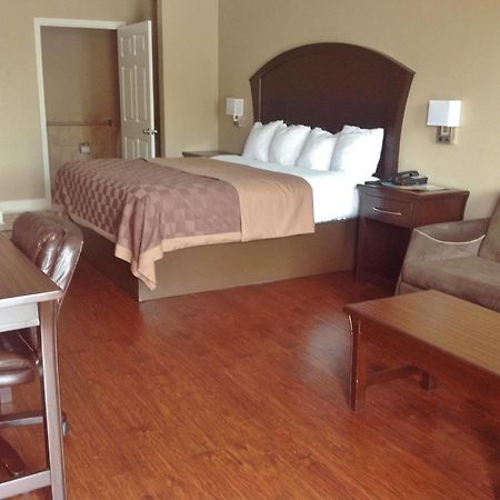 Americas Best Value Inn And Suites Houston / Tomball Parkway Bagian luar foto